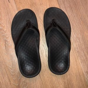 Vionic Black Sandals